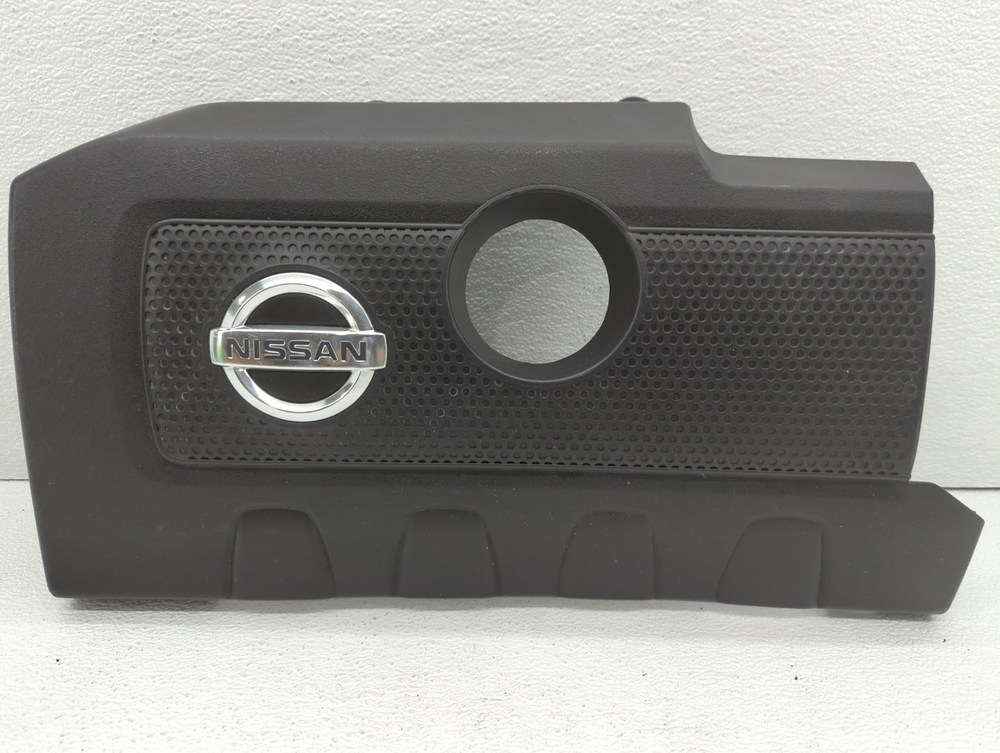 2015 Nissan Sentra Engine Cover - Oemusedautoparts1.com