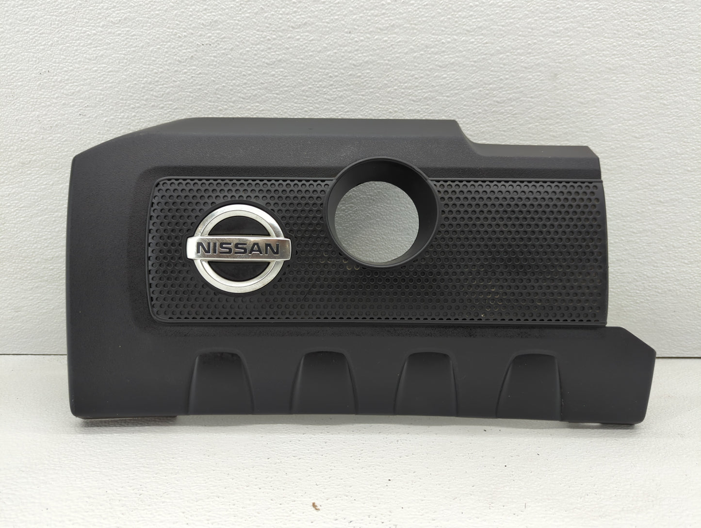 2015 Nissan Sentra Engine Cover - Oemusedautoparts1.com