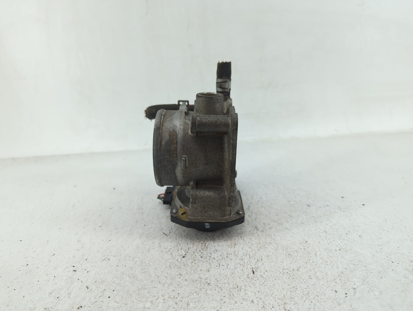 2013-2019 Nissan Sentra Throttle Body P/N:3RA60-01 A 3RA60-01 B Fits Fits 2013 2014 2015 2016 2017 2018 2019 OEM Used Auto P