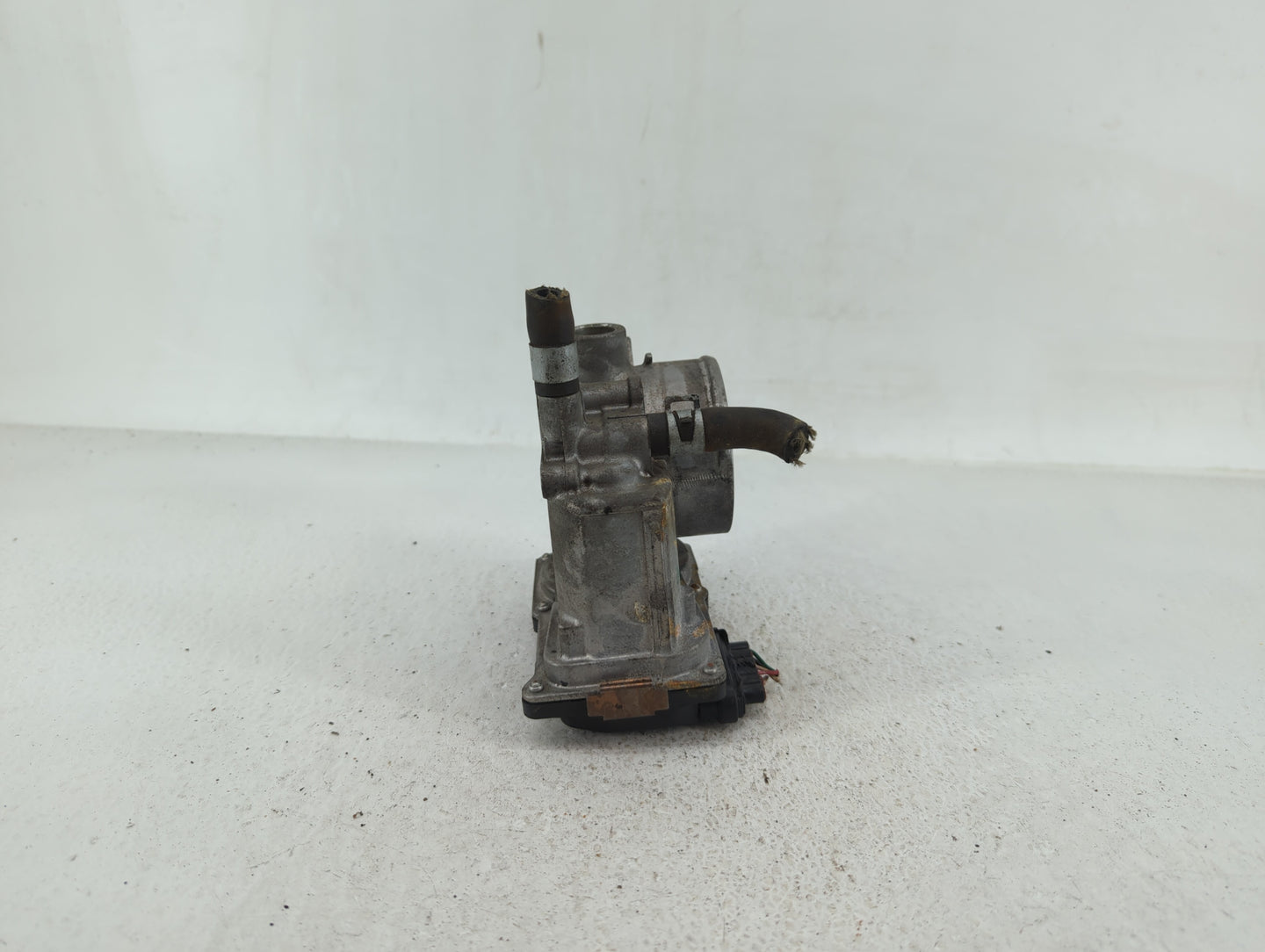 2013-2019 Nissan Sentra Throttle Body P/N:3RA60-01 A 3RA60-01 B Fits Fits 2013 2014 2015 2016 2017 2018 2019 OEM Used Auto P