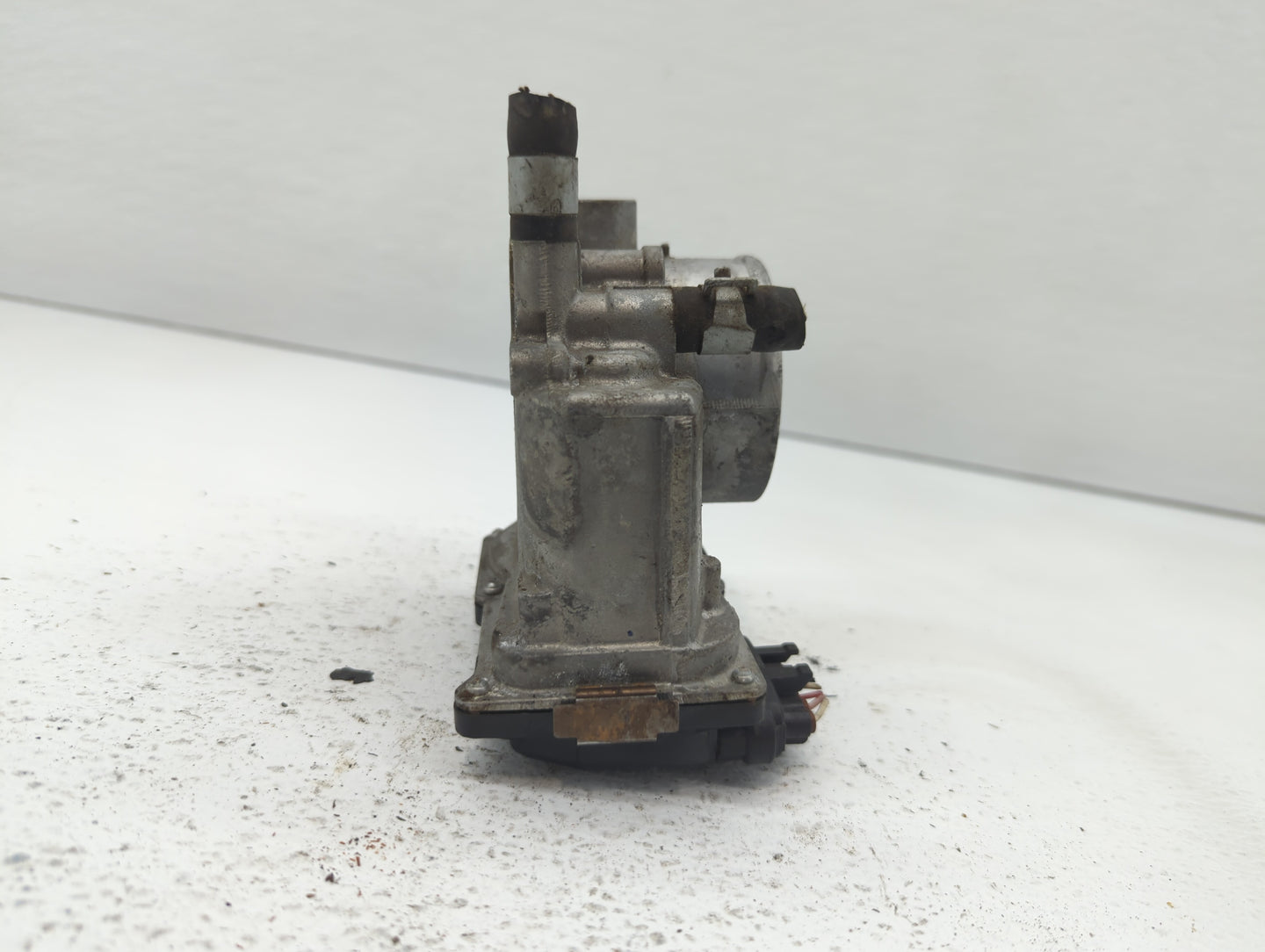 2013-2019 Nissan Sentra Throttle Body P/N:3RA60-01 A 3RA60-01 B Fits Fits 2013 2014 2015 2016 2017 2018 2019 OEM Used Auto P