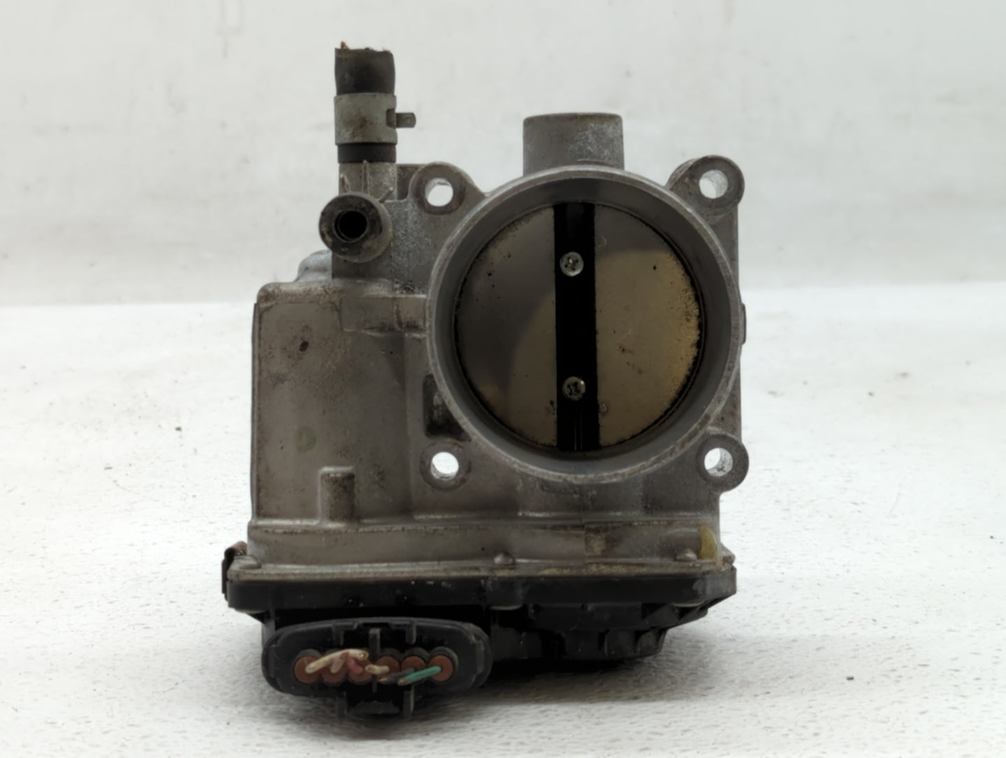 2013-2019 Nissan Sentra Throttle Body P/N:3RA60-01 D 3RA60-01 A, 3RA60-01 B Fits Fits 2013 2014 2015 2016 2017 2018 2019 OEM