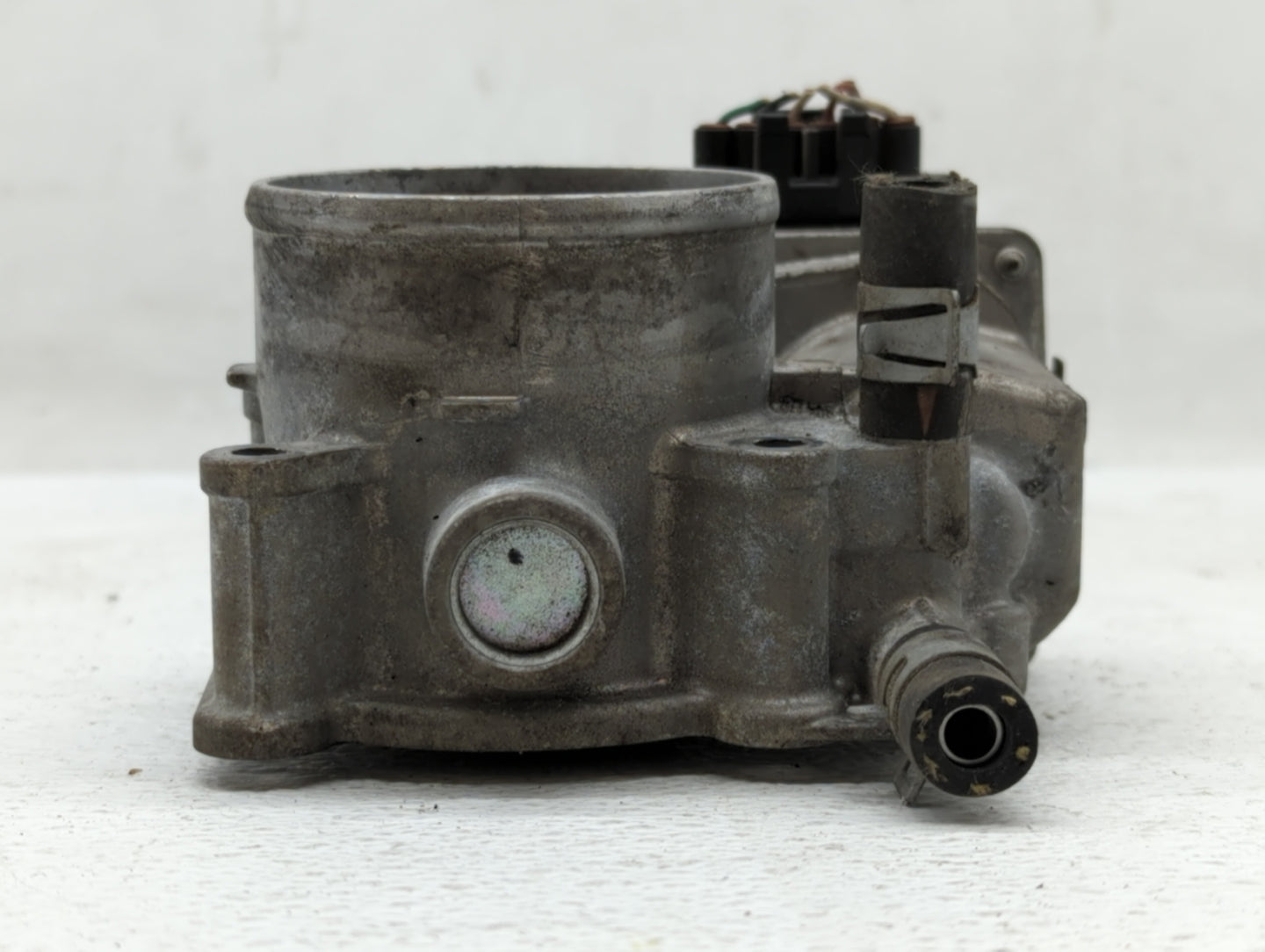 2013-2019 Nissan Sentra Throttle Body P/N:3RA60-01 D 3RA60-01 A, 3RA60-01 B Fits Fits 2013 2014 2015 2016 2017 2018 2019 OEM