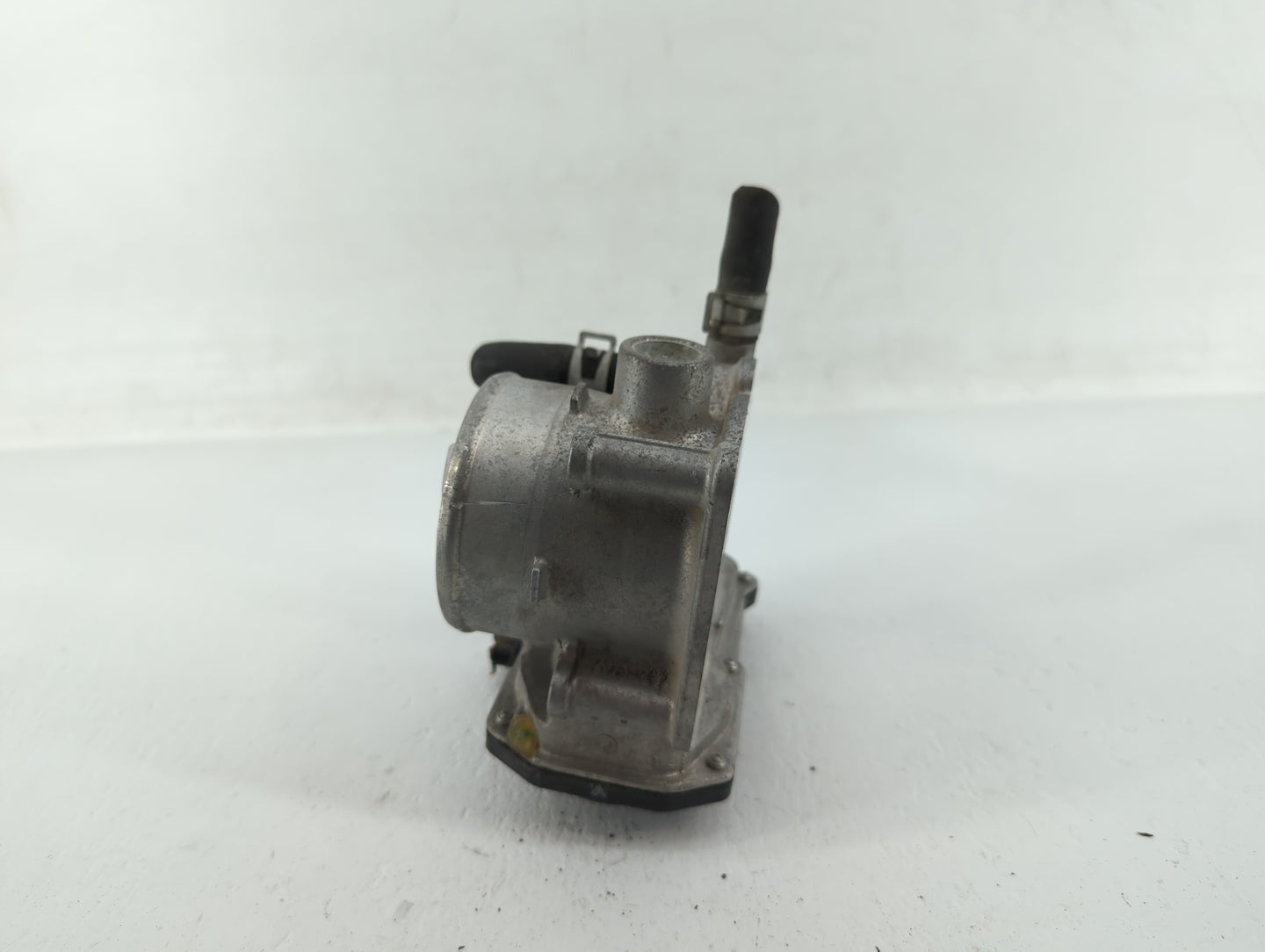2013-2019 Nissan Sentra Throttle Body P/N:3RA60-01 A 3RA60-01 C, 3RA60-01 D Fits Fits 2013 2014 2015 2016 2017 2018 2019 OEM