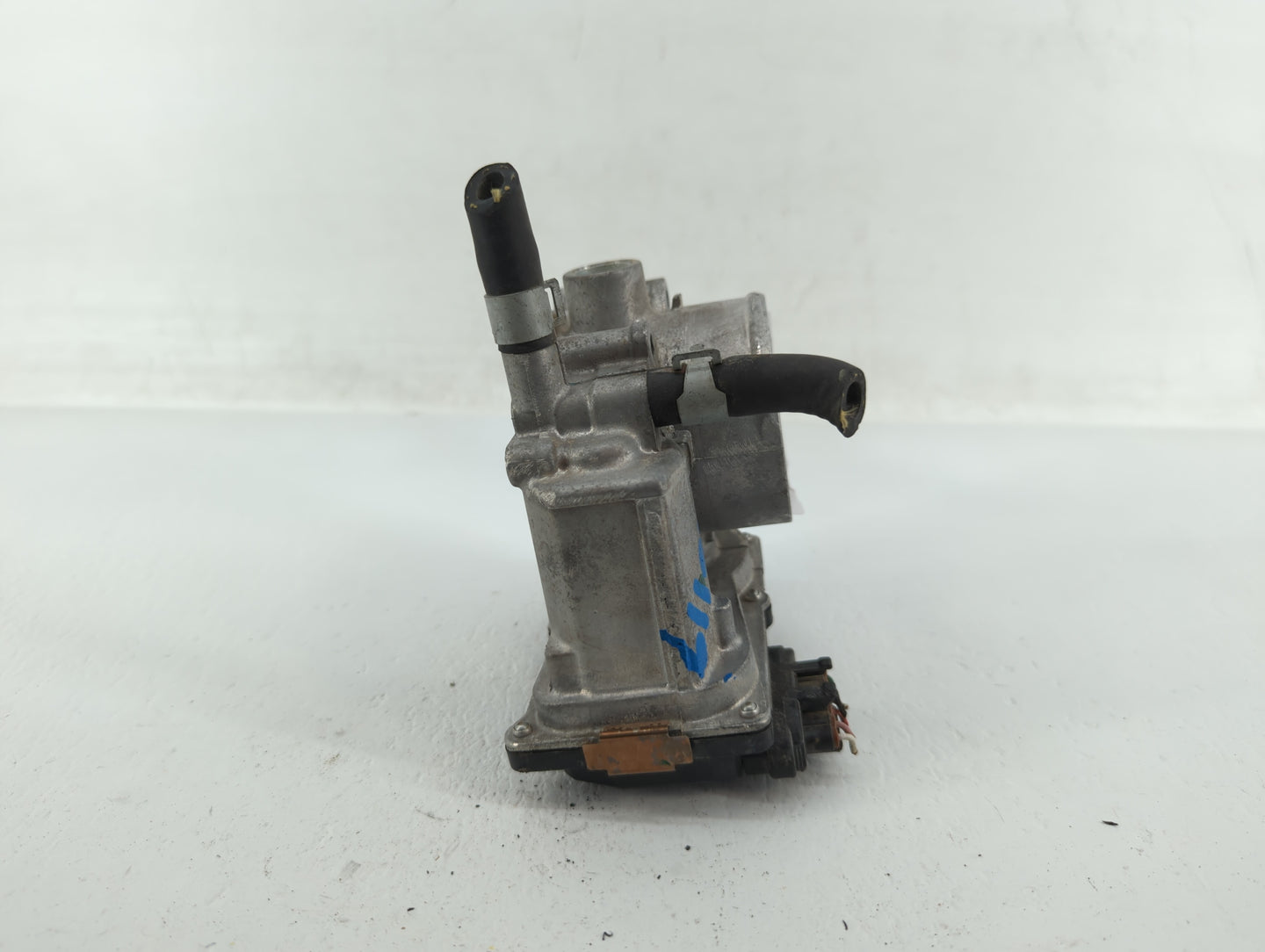 2013-2019 Nissan Sentra Throttle Body P/N:3RA60-01 A 3RA60-01 C, 3RA60-01 D Fits Fits 2013 2014 2015 2016 2017 2018 2019 OEM