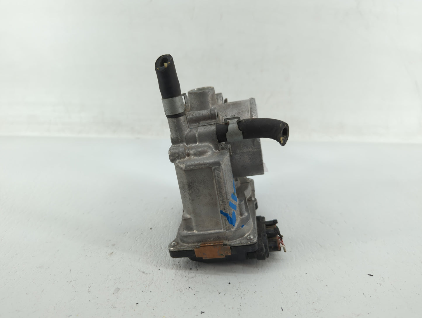 2013-2019 Nissan Sentra Throttle Body P/N:3RA60-01 A 3RA60-01 C, 3RA60-01 D Fits Fits 2013 2014 2015 2016 2017 2018 2019 OEM