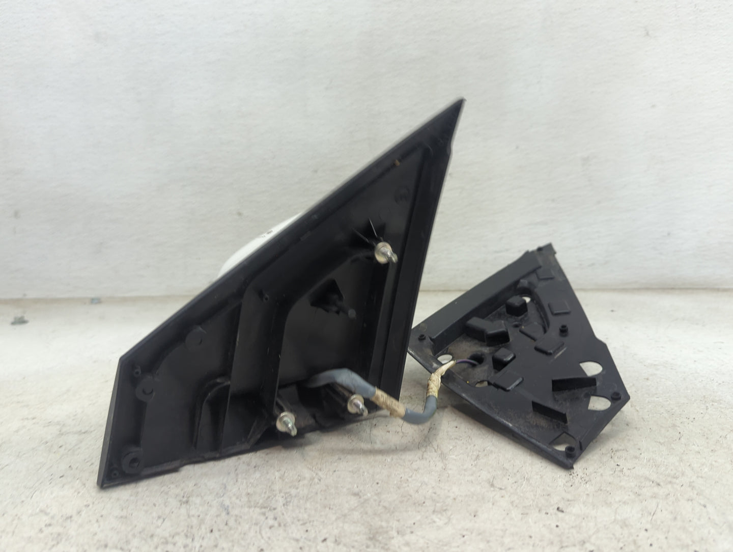 2013-2015 Nissan Sentra Passenger Side View Mirror - Right Door Mirror OEM Used - Oemusedautoparts1.com