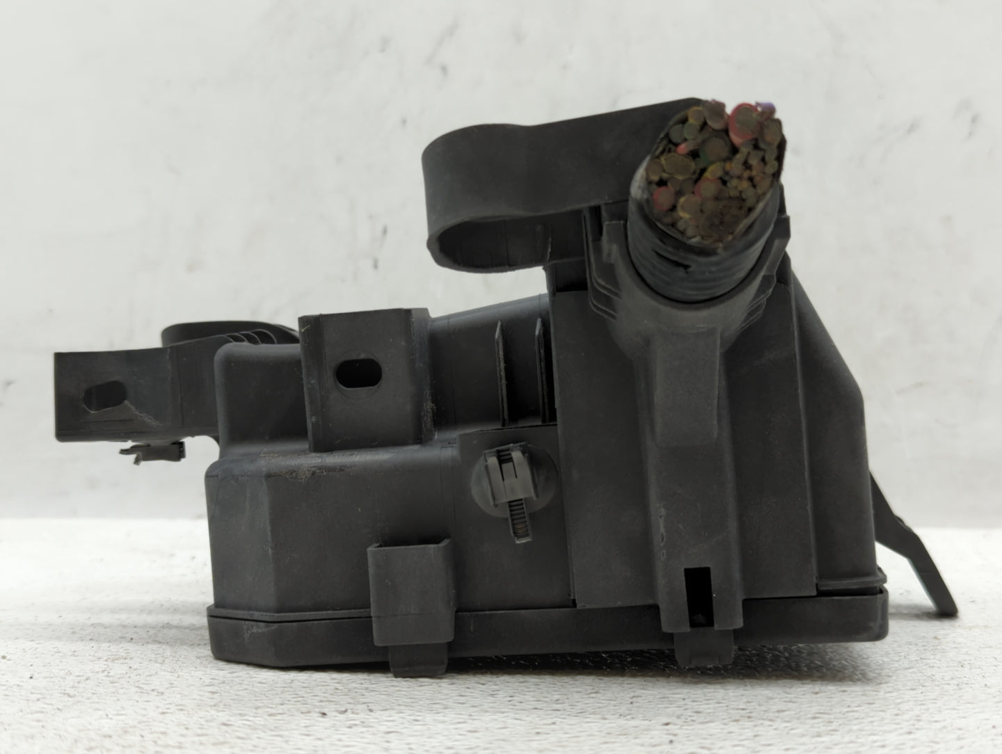 2013-2019 Nissan Sentra Fusebox Fuse Box Panel Relay Module P/N:284B7 3RA3A 284B7 3RA3E Fits OEM Used Auto Parts - Oemusedau