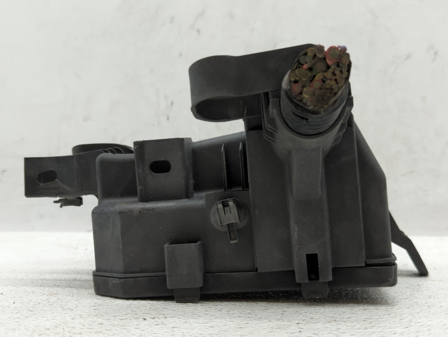 2013-2019 Nissan Sentra Fusebox Fuse Box Panel Relay Module P/N:284B7 3RA3A 284B7 3RA3E Fits OEM Used Auto Parts - Oemusedau