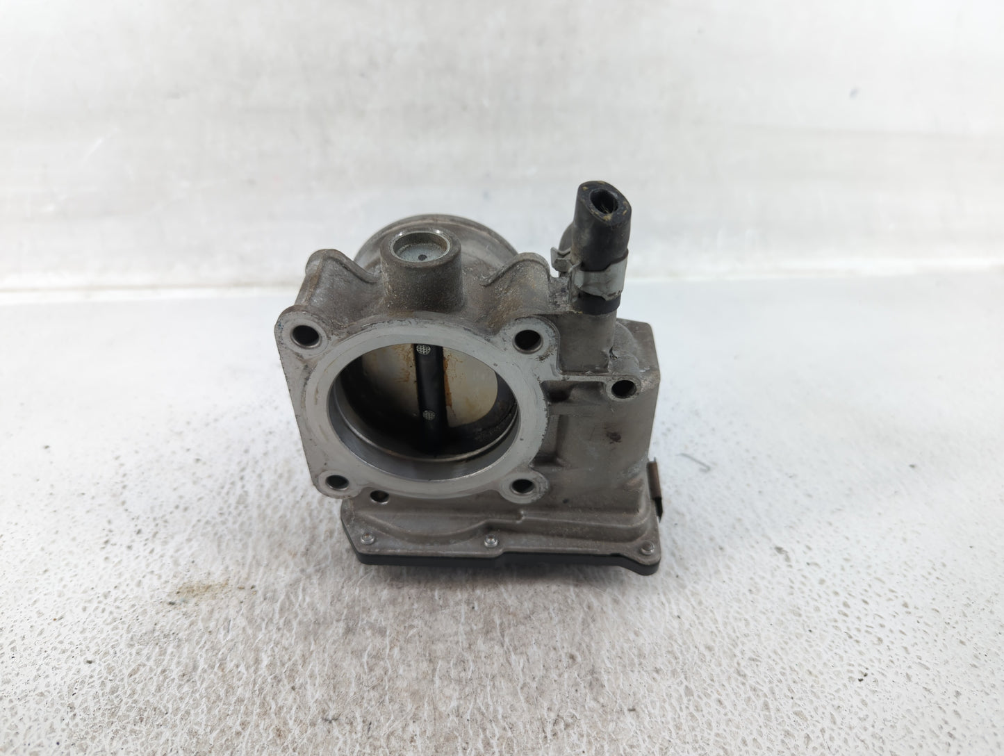 2013-2019 Nissan Sentra Throttle Body P/N:3RA60-01 A Fits Fits 2013 2014 2015 2016 2017 2018 2019 OEM Used Auto Parts - Oemu