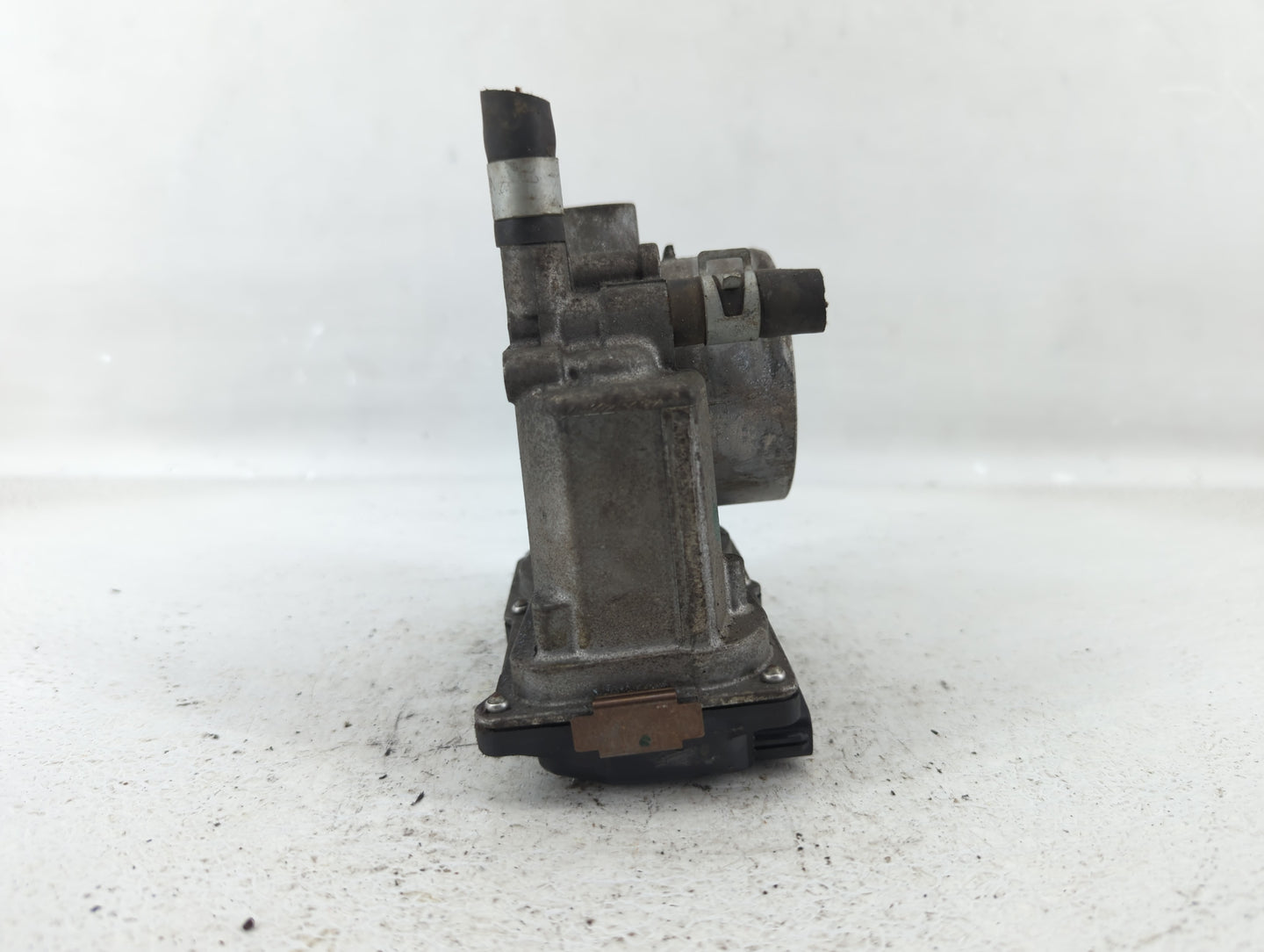 2013-2019 Nissan Sentra Throttle Body P/N:3RA60-01 A Fits Fits 2013 2014 2015 2016 2017 2018 2019 OEM Used Auto Parts - Oemu