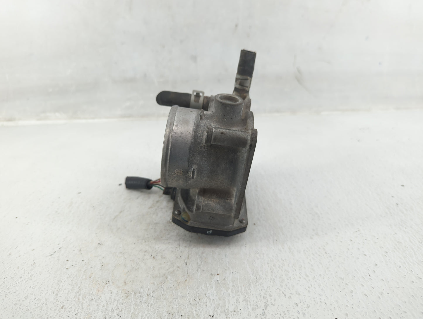 2013-2019 Nissan Sentra Throttle Body P/N:3RA60-01 A Fits Fits 2013 2014 2015 2016 2017 2018 2019 OEM Used Auto Parts - Oemu