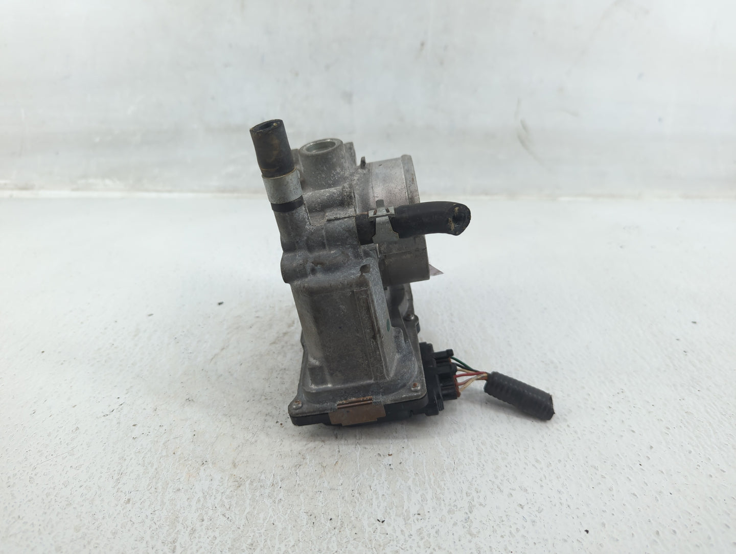 2013-2019 Nissan Sentra Throttle Body P/N:3RA60-01 A Fits Fits 2013 2014 2015 2016 2017 2018 2019 OEM Used Auto Parts - Oemu