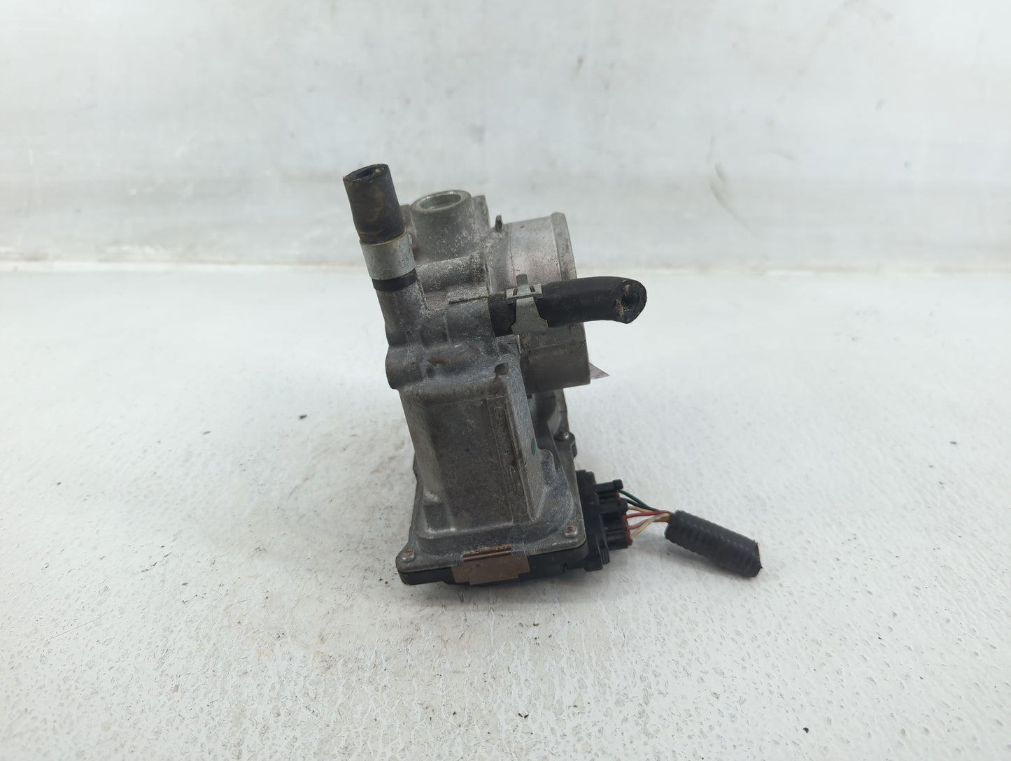 2013-2019 Nissan Sentra Throttle Body P/N:3RA60-01 A Fits Fits 2013 2014 2015 2016 2017 2018 2019 OEM Used Auto Parts - Oemu