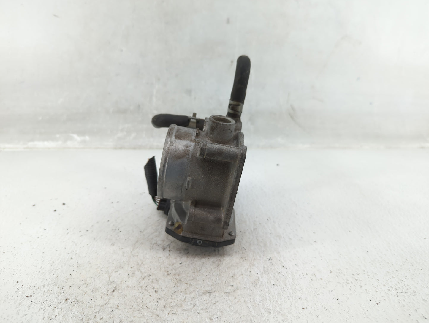 2013-2019 Nissan Sentra Throttle Body P/N:3RA60-01 B Fits Fits 2013 2014 2015 2016 2017 2018 2019 OEM Used Auto Parts - Oemu