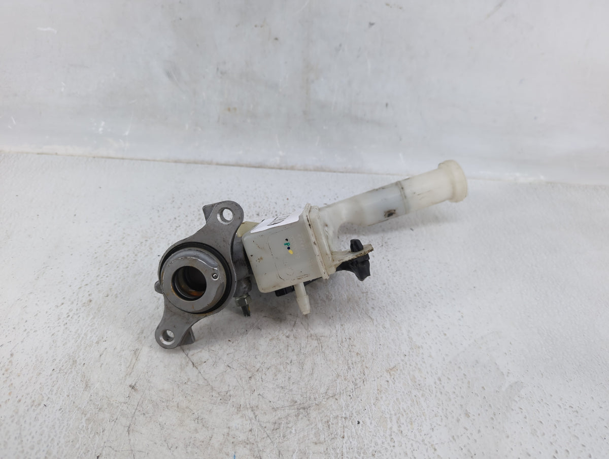 2013-2019 Nissan Sentra Brake Master Cylinder 608778 - Oemusedautoparts1.com