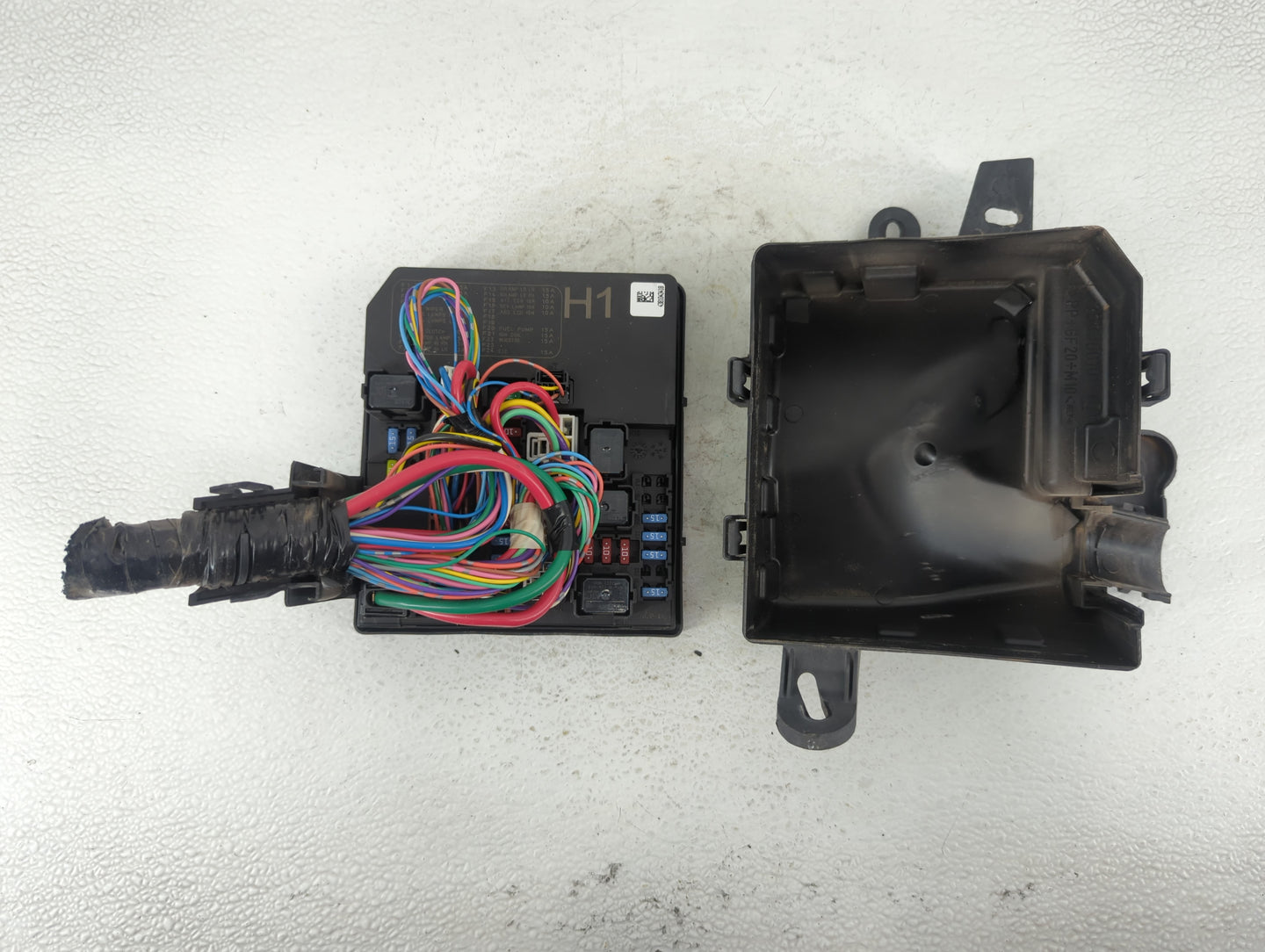 2013-2019 Nissan Sentra Fusebox Fuse Box Panel Relay Module P/N:3S0J00101 Fits Fits 2013 2014 2015 2016 2017 2018 2019 OEM U