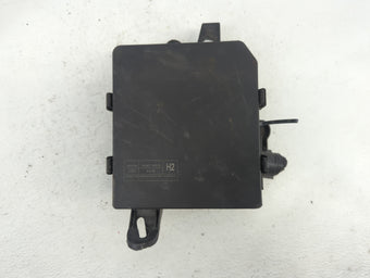 compare product 2015 Nissan Sentra Fusebox Fuse Box Panel Relay Module P/N:284B7 3RA1B Fits OEM Used Auto Parts