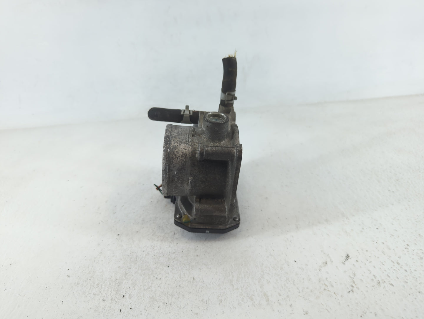 2013-2019 Nissan Sentra Throttle Body P/N:3RA60-01 A Fits Fits 2013 2014 2015 2016 2017 2018 2019 OEM Used Auto Parts - Oemu