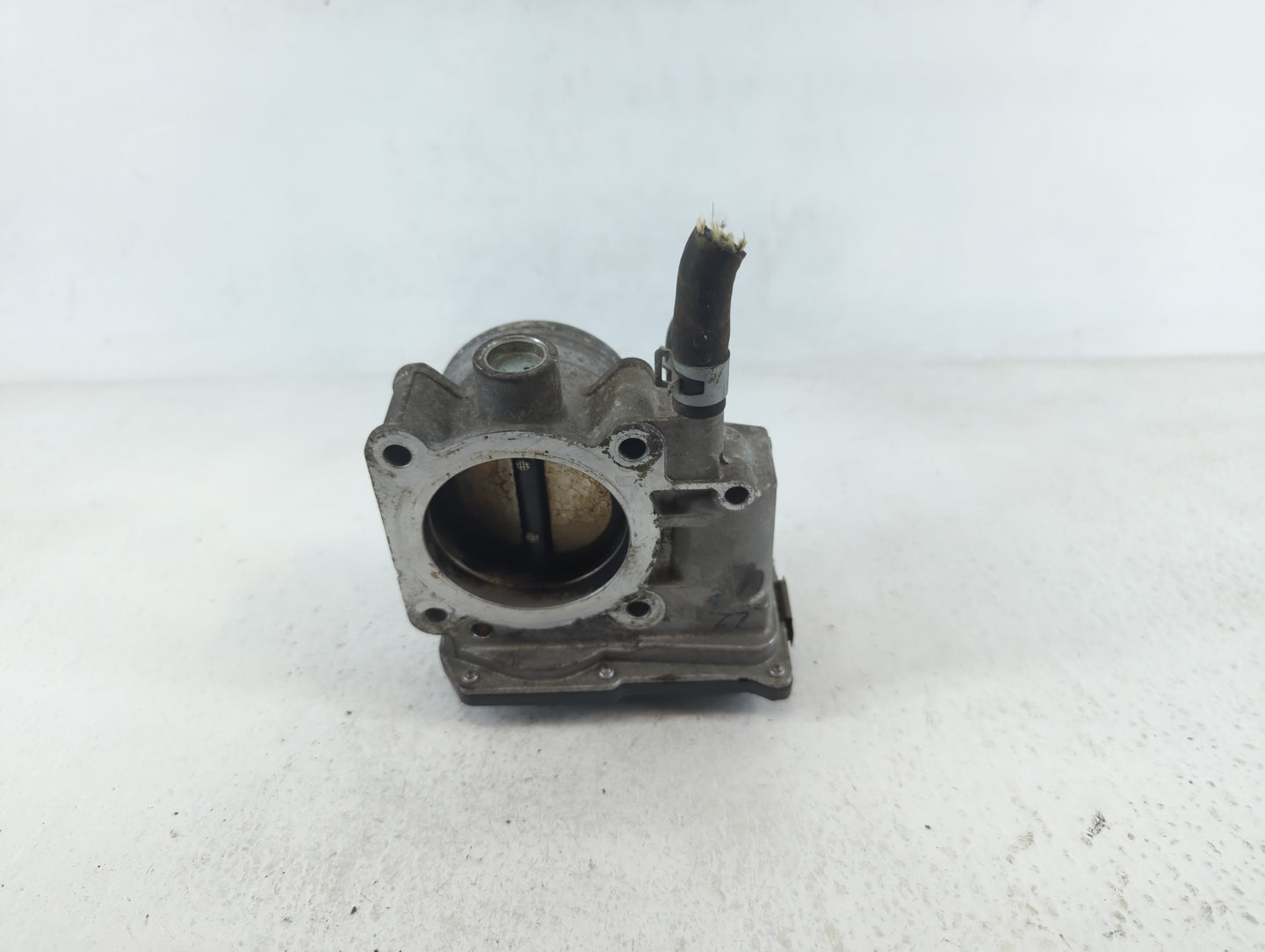 2013-2019 Nissan Sentra Throttle Body P/N:3RA60-01 A Fits Fits 2013 2014 2015 2016 2017 2018 2019 OEM Used Auto Parts - Oemu