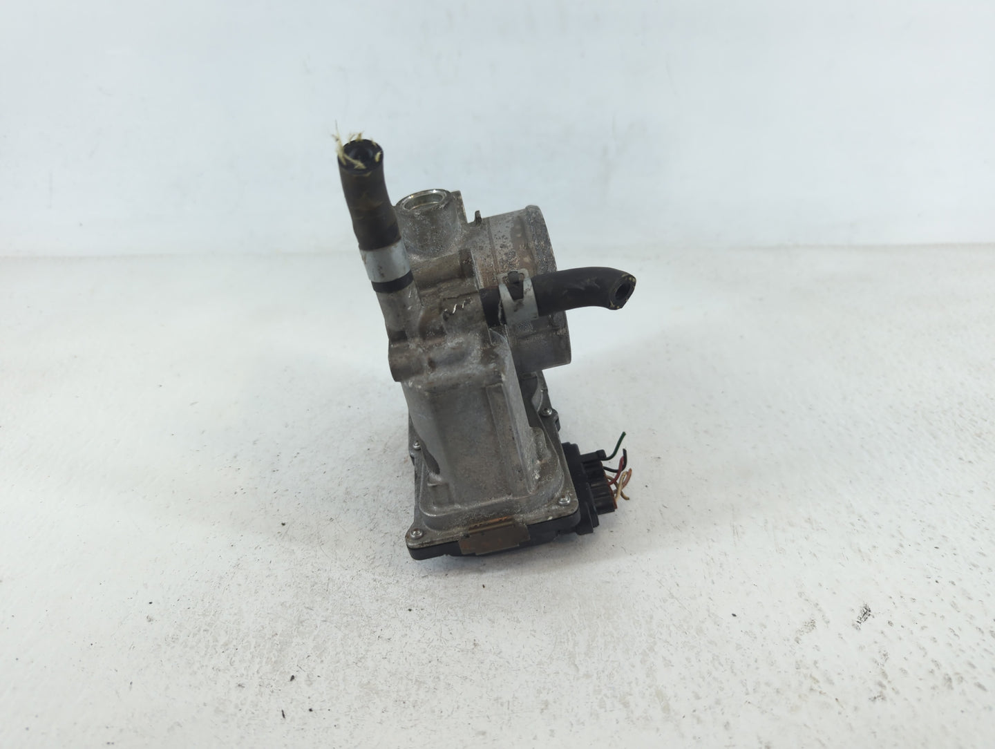 2013-2019 Nissan Sentra Throttle Body P/N:3RA60-01 A Fits Fits 2013 2014 2015 2016 2017 2018 2019 OEM Used Auto Parts - Oemu