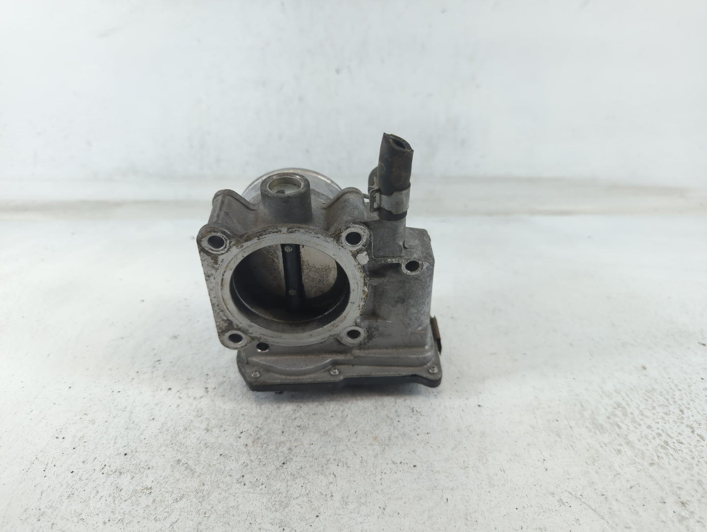 2013-2019 Nissan Sentra Throttle Body P/N:01584 6A27, 3RA60-01 B Fits Fits 2013 2014 2015 2016 2017 2018 2019 OEM Used Auto 