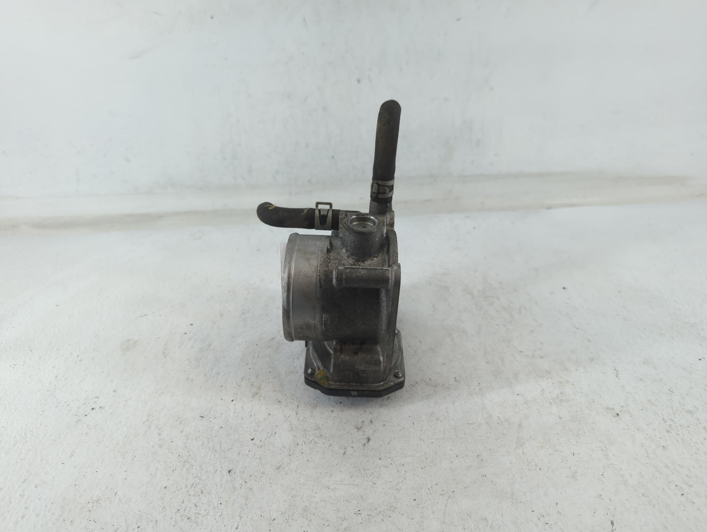 2013-2019 Nissan Sentra Throttle Body P/N:00865 5G27, 3RA60-01 A Fits Fits 2013 2014 2015 2016 2017 2018 2019 OEM Used Auto 