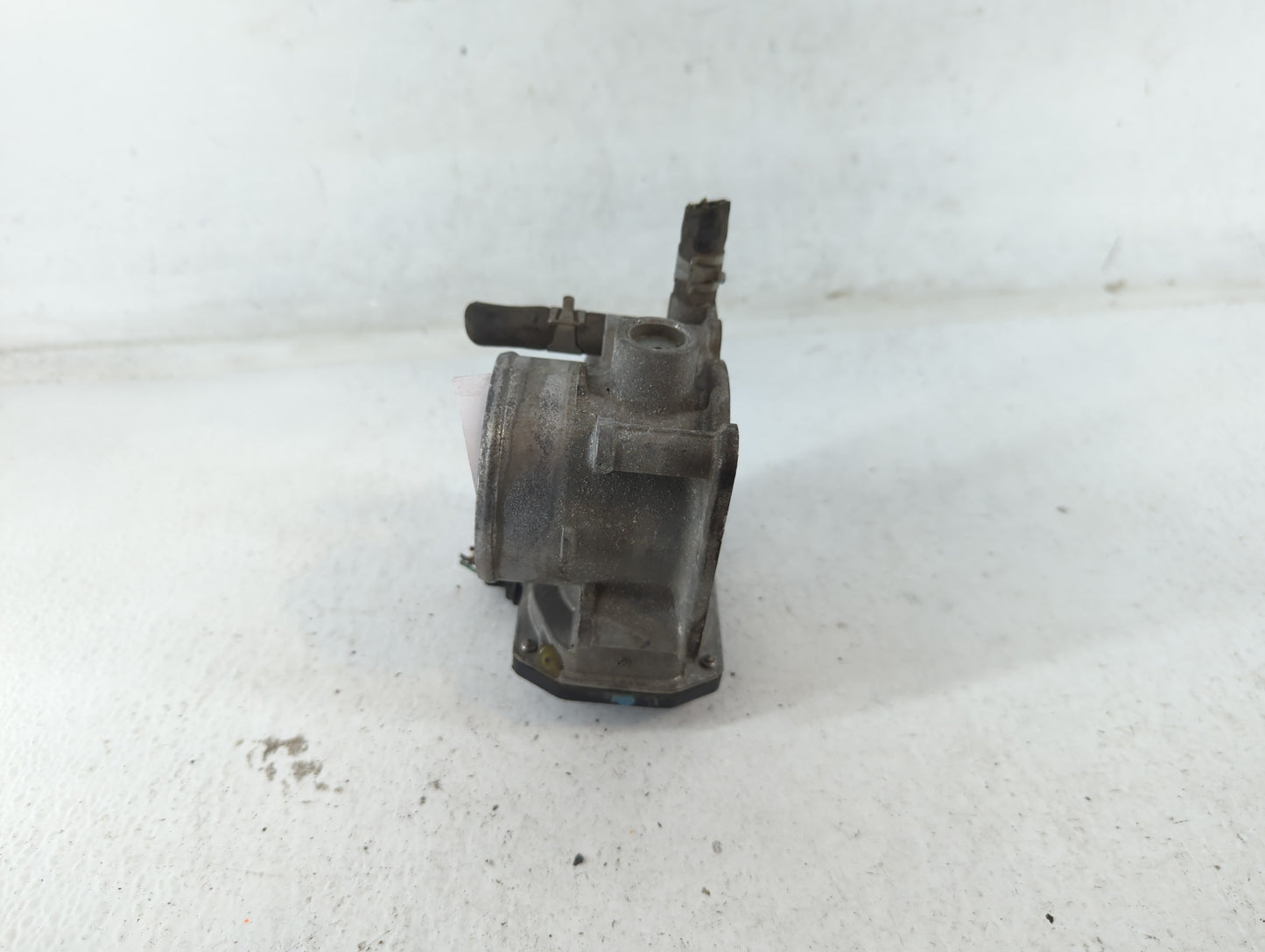 2013-2019 Nissan Sentra Throttle Body P/N:3RA60-01 A Fits Fits 2013 2014 2015 2016 2017 2018 2019 OEM Used Auto Parts - Oemu