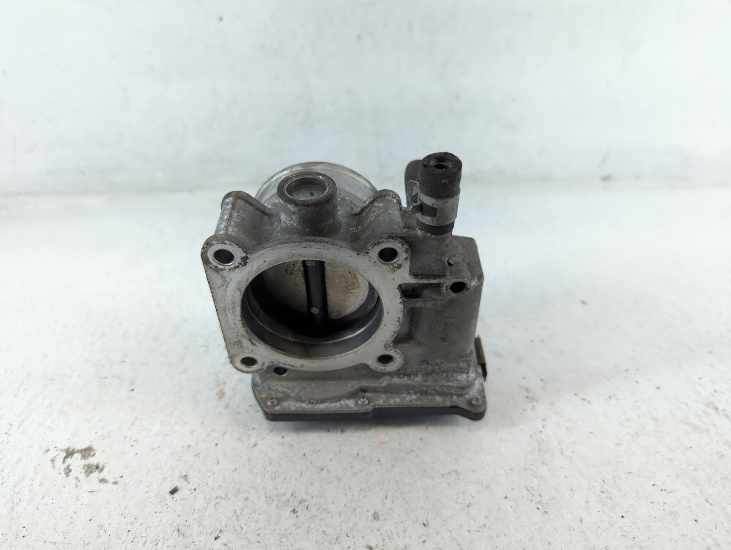 2013-2019 Nissan Sentra Throttle Body P/N:3RA60-01 A Fits Fits 2013 2014 2015 2016 2017 2018 2019 OEM Used Auto Parts - Oemu