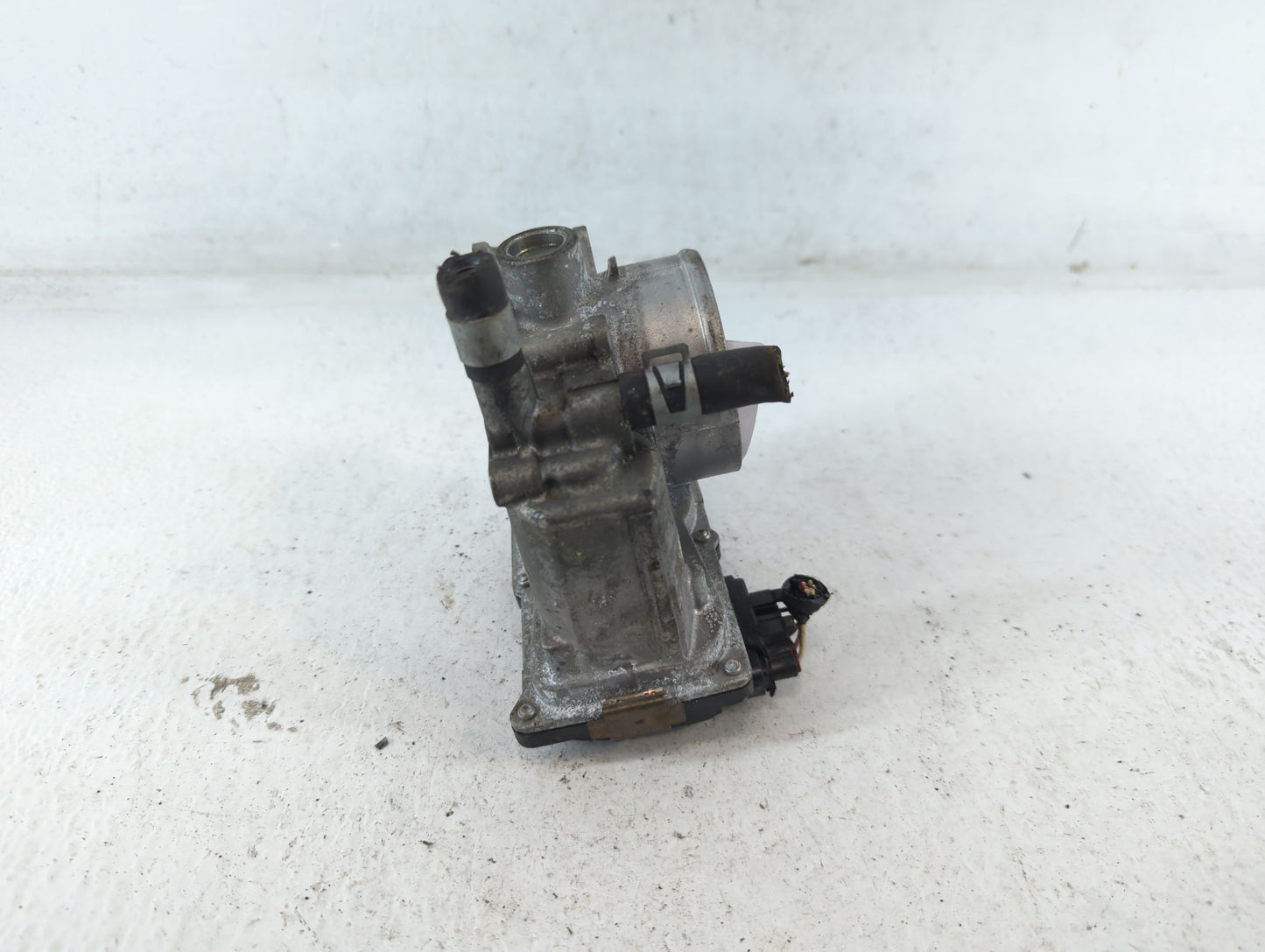 2013-2019 Nissan Sentra Throttle Body P/N:3RA60-01 A Fits Fits 2013 2014 2015 2016 2017 2018 2019 OEM Used Auto Parts - Oemu