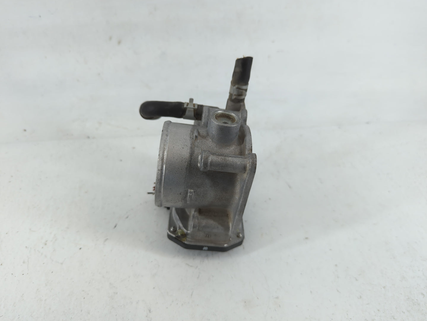 2013-2019 Nissan Sentra Throttle Body P/N:3RA60-01 B Fits Fits 2013 2014 2015 2016 2017 2018 2019 OEM Used Auto Parts - Oemu