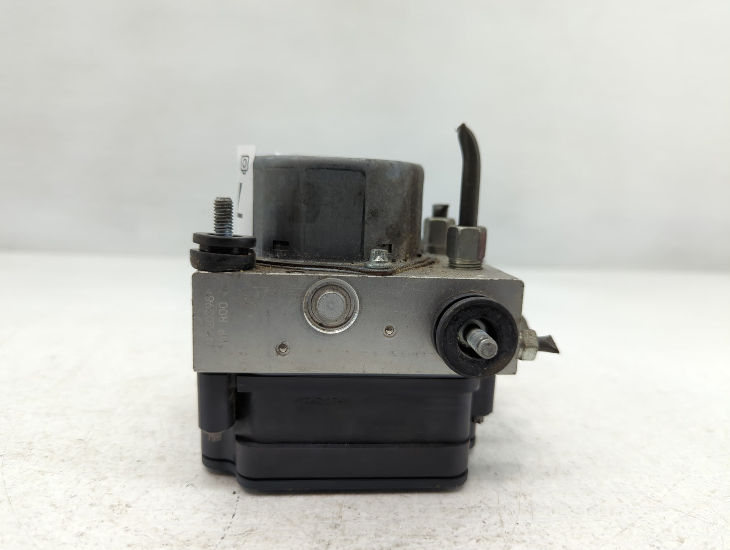 2015 Nissan Sentra ABS Pump Control Module Replacement P/N:21920398 Fits OEM Used Auto Parts - Oemusedautoparts1.com