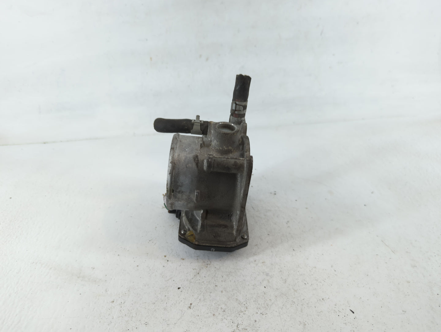 2013-2019 Nissan Sentra Throttle Body P/N:3RA60-01 A Fits Fits 2013 2014 2015 2016 2017 2018 2019 OEM Used Auto Parts - Oemu