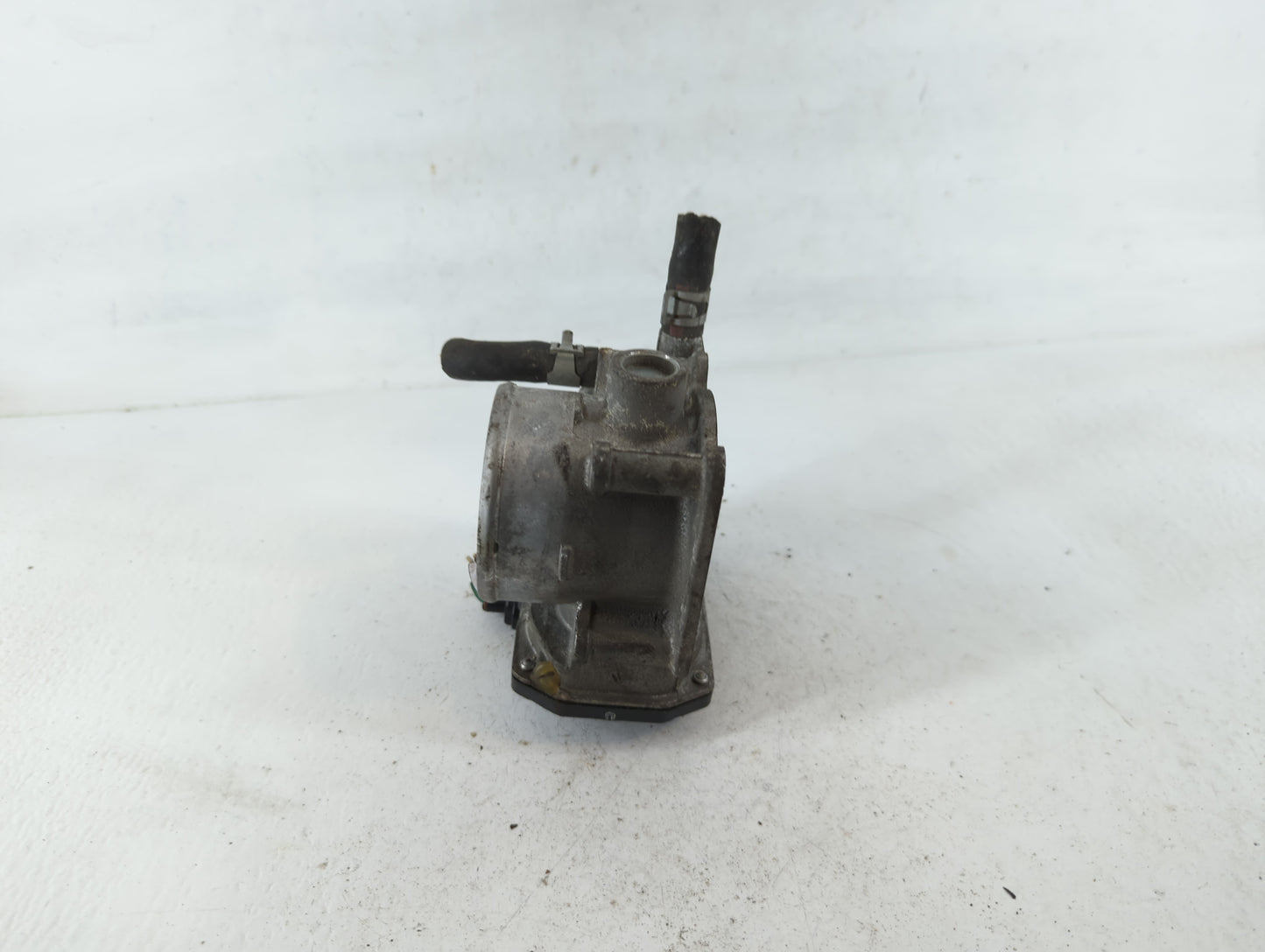 2013-2019 Nissan Sentra Throttle Body P/N:3RA60-01 A Fits Fits 2013 2014 2015 2016 2017 2018 2019 OEM Used Auto Parts - Oemu