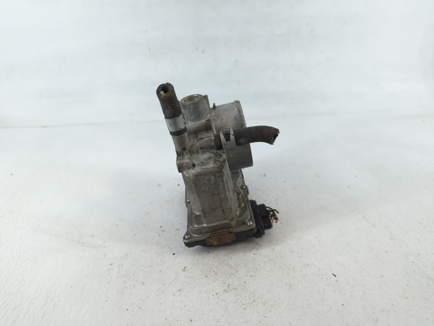 2013-2019 Nissan Sentra Throttle Body P/N:3RA60-01 A Fits Fits 2013 2014 2015 2016 2017 2018 2019 OEM Used Auto Parts - Oemu