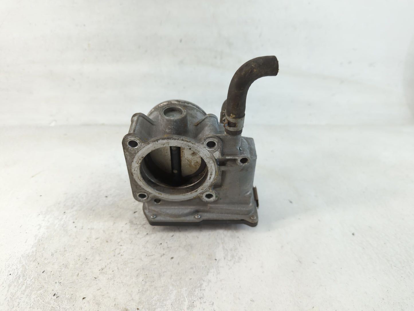 2013-2019 Nissan Sentra Throttle Body P/N:3RA60-01 A Fits Fits 2013 2014 2015 2016 2017 2018 2019 OEM Used Auto Parts - Oemu