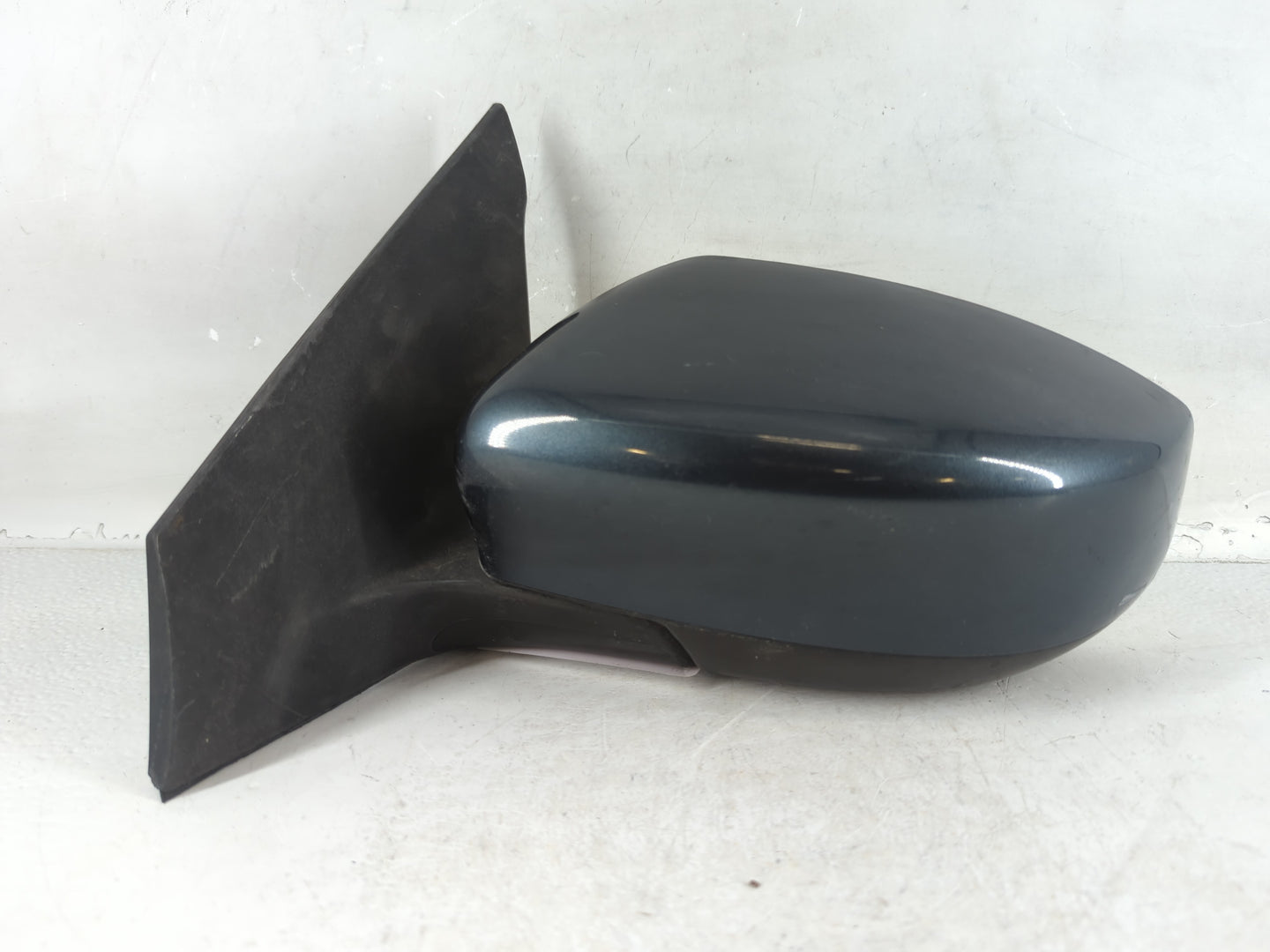 2015 Nissan Sentra Driver Side View Mirror - Left Door Mirror OEM Used - Oemusedautoparts1.com