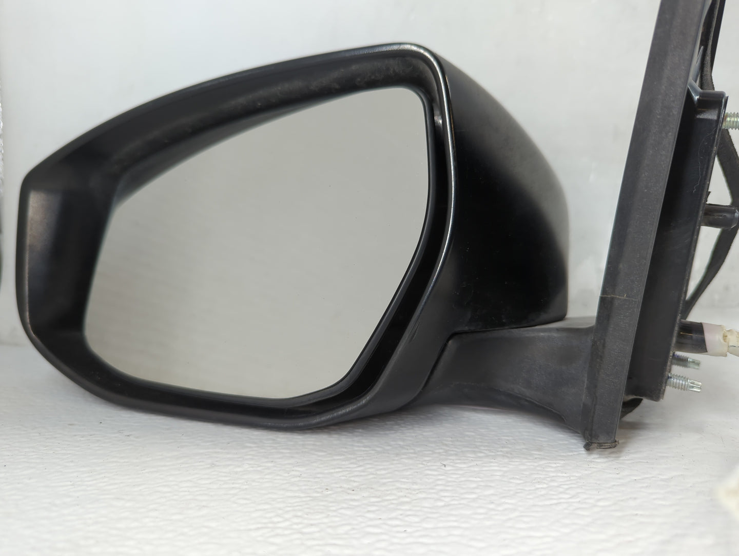 2015 Nissan Sentra Driver Side View Mirror - Left Door Mirror OEM Used - Oemusedautoparts1.com