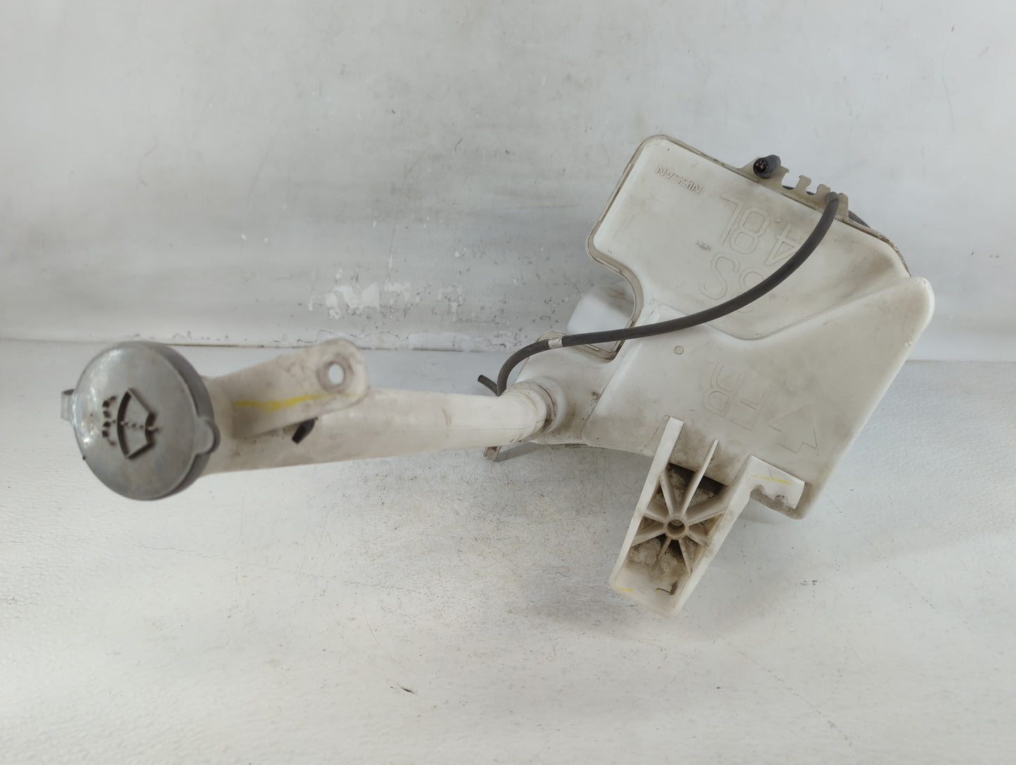 2013-2015 Nissan Sentra Windshield Washer Fluid Reservoir Bottle Oem - Oemusedautoparts1.com