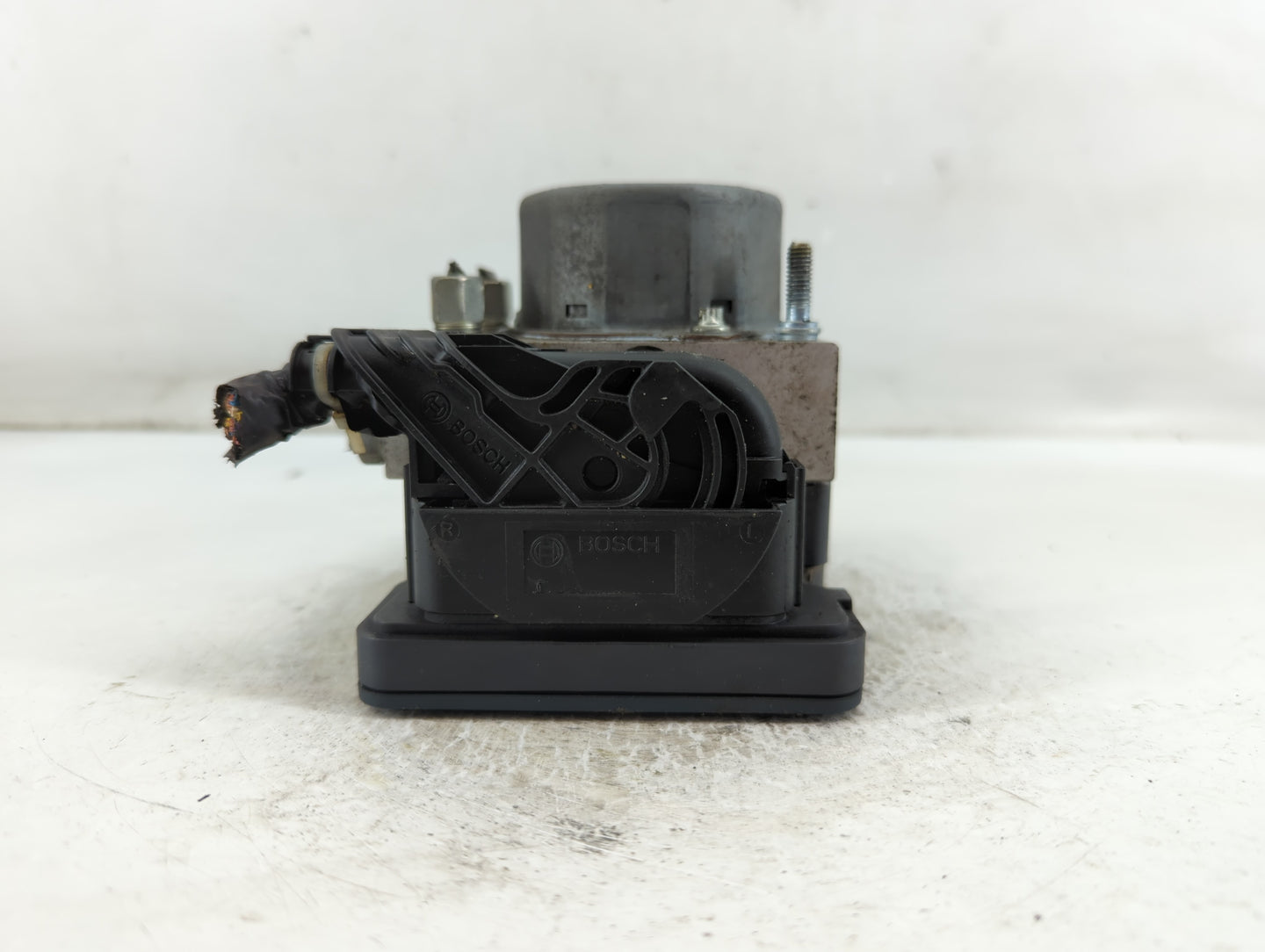2015 Nissan Sentra ABS Pump Control Module Replacement P/N:47660 9AN0A Fits OEM Used Auto Parts - Oemusedautoparts1.com