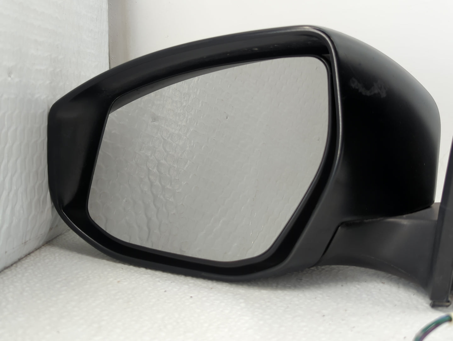 2015 Nissan Sentra Driver Side View Mirror - Left Door Mirror OEM Used - Oemusedautoparts1.com