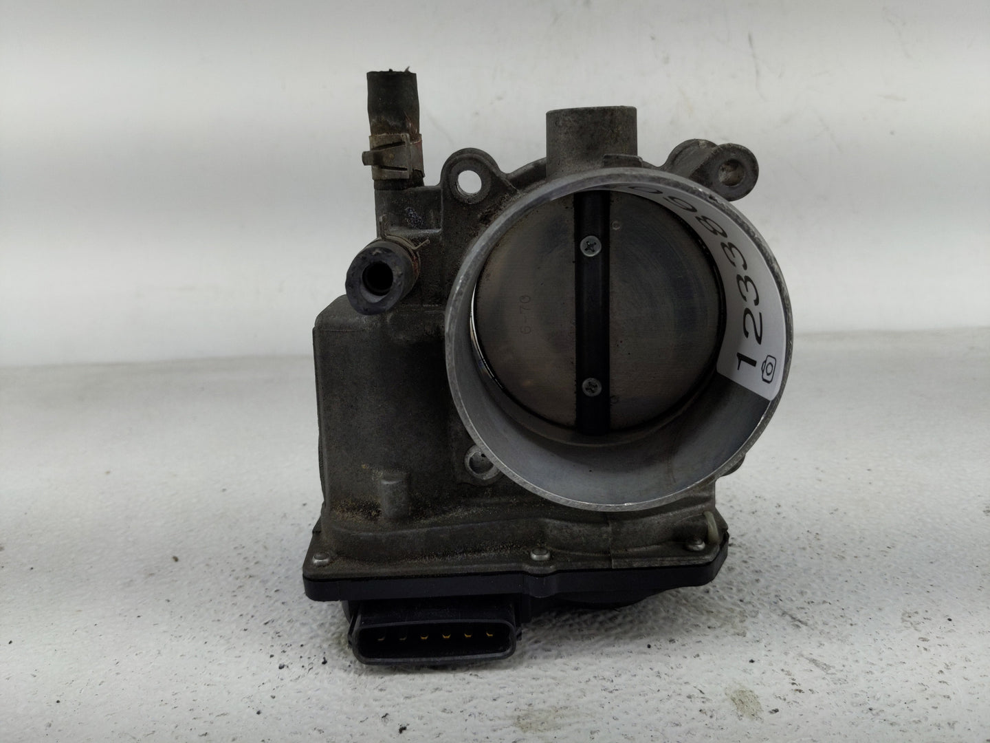 2015 Nissan Titan Throttle Body Fits OEM Used Auto Parts - Oemusedautoparts1.com