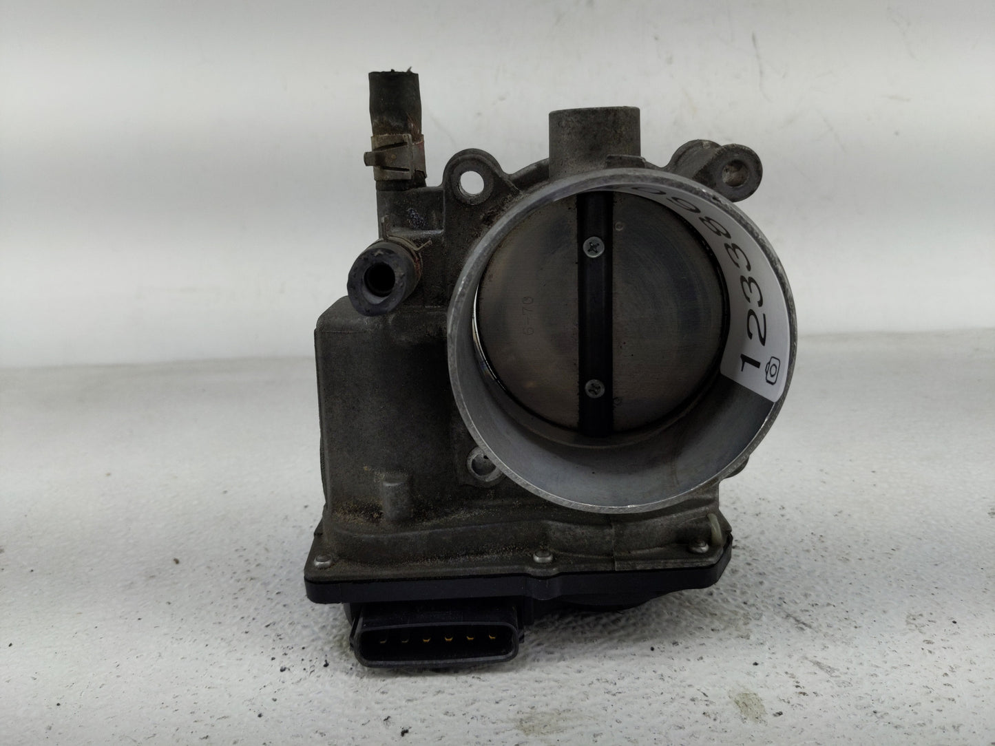 2015 Nissan Titan Throttle Body Fits OEM Used Auto Parts - Oemusedautoparts1.com