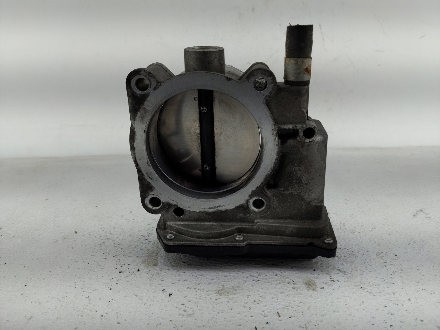 2015 Nissan Titan Throttle Body Fits OEM Used Auto Parts - Oemusedautoparts1.com
