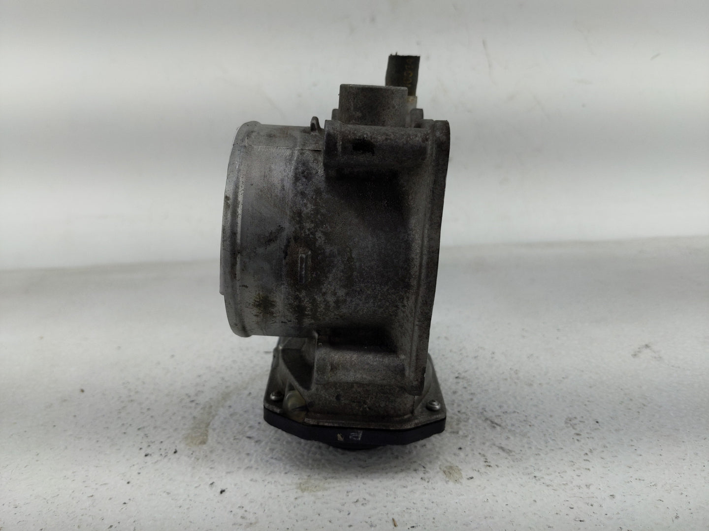 2015 Nissan Titan Throttle Body Fits OEM Used Auto Parts - Oemusedautoparts1.com