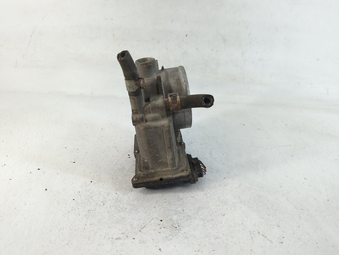 2013-2015 Nissan Titan Throttle Body P/N:16119 7S000 D Fits Fits 2012 2013 2014 2015 2016 OEM Used Auto Parts - Oemusedautop