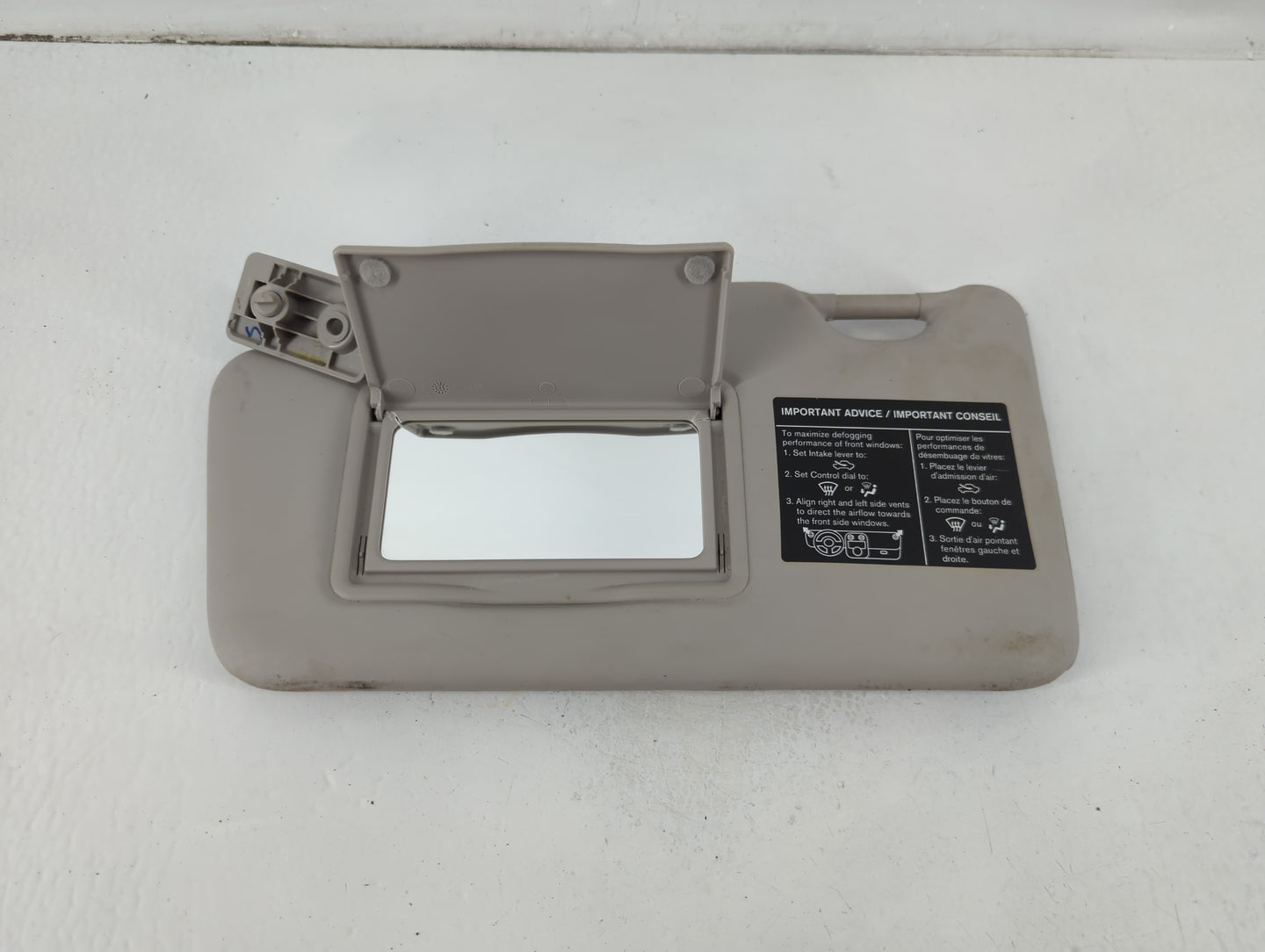 2014-2015 Nissan Versa Sun Visor Shade Replacement Driver Left Mirror Fits Fits 2014 2015 OEM Used Auto Parts - Oemusedautop