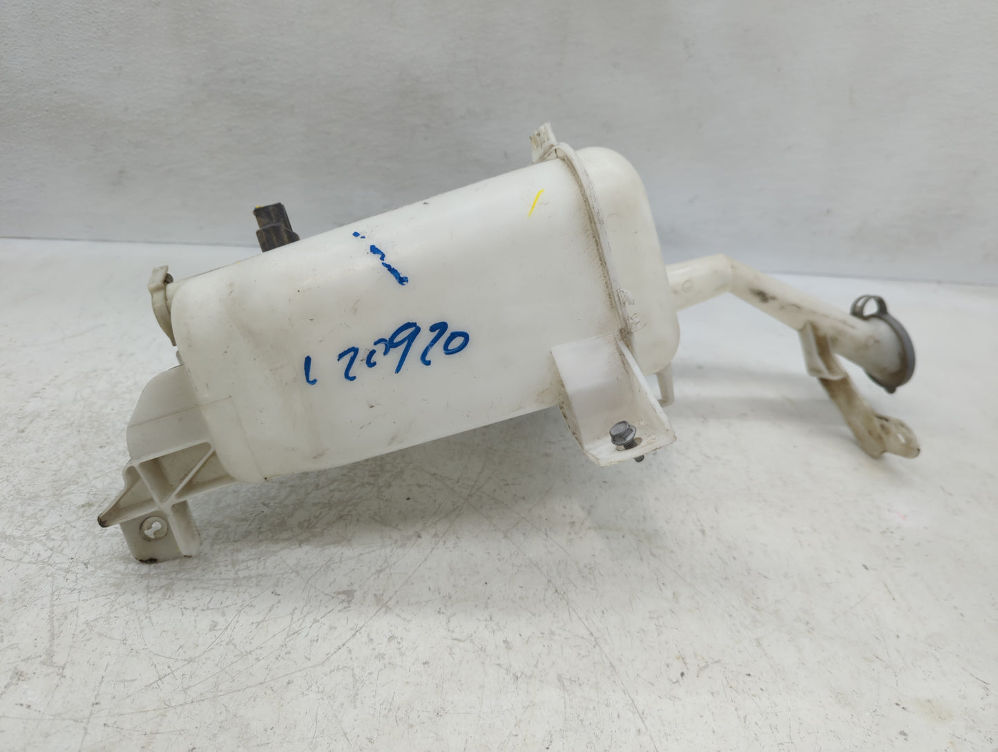 2012-2019 Nissan Versa Windshield Washer Fluid Reservoir Bottle Oem - Oemusedautoparts1.com