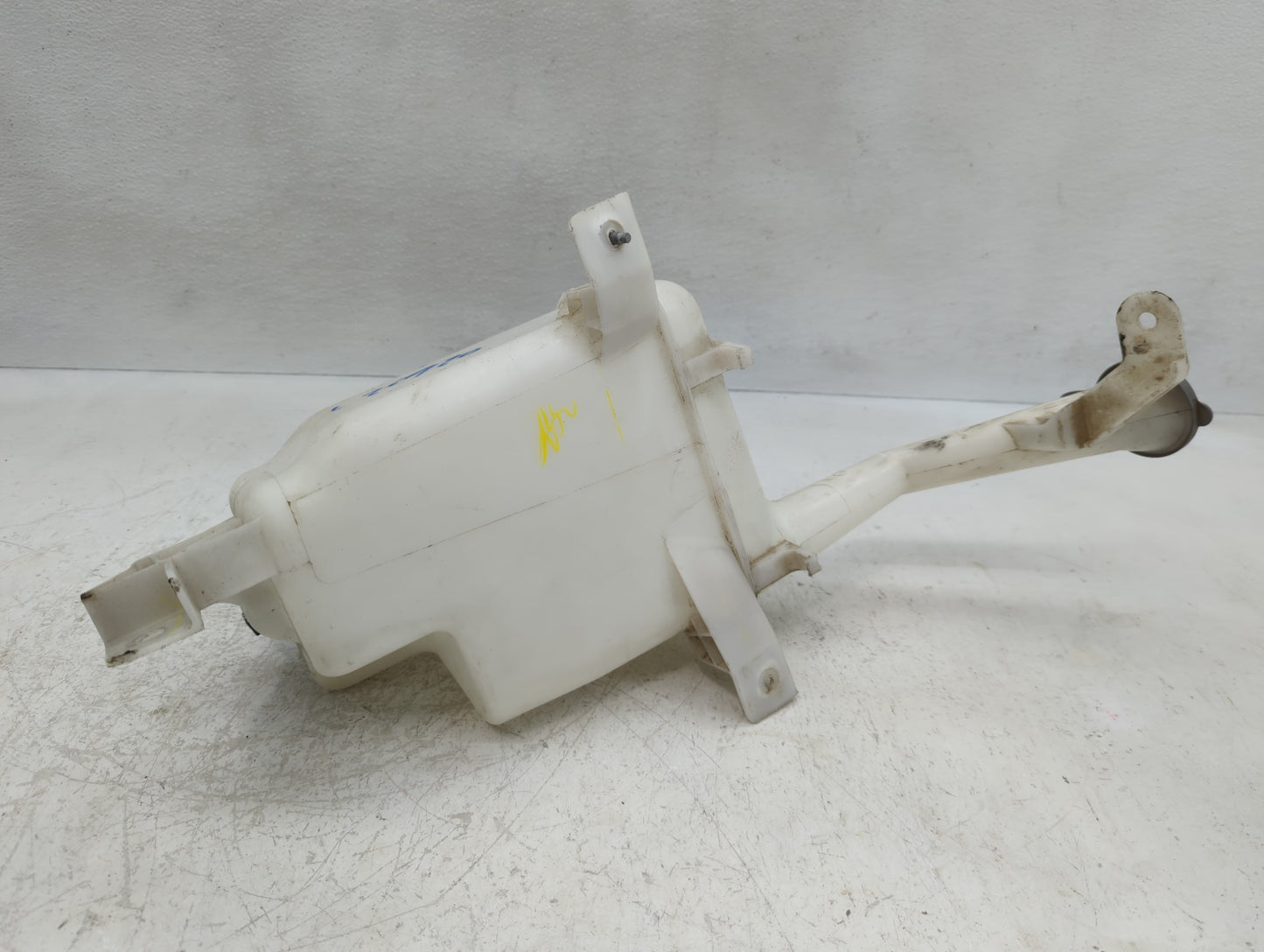 2012-2019 Nissan Versa Windshield Washer Fluid Reservoir Bottle Oem - Oemusedautoparts1.com