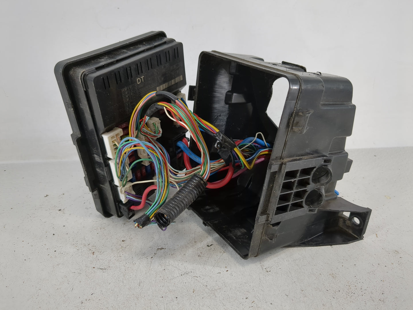 2013-2019 Nissan Versa Fusebox Fuse Box Panel Relay Module P/N:3506001FNE 284B7 3TS0B Fits Fits 2013 2014 2015 2016 2017 201